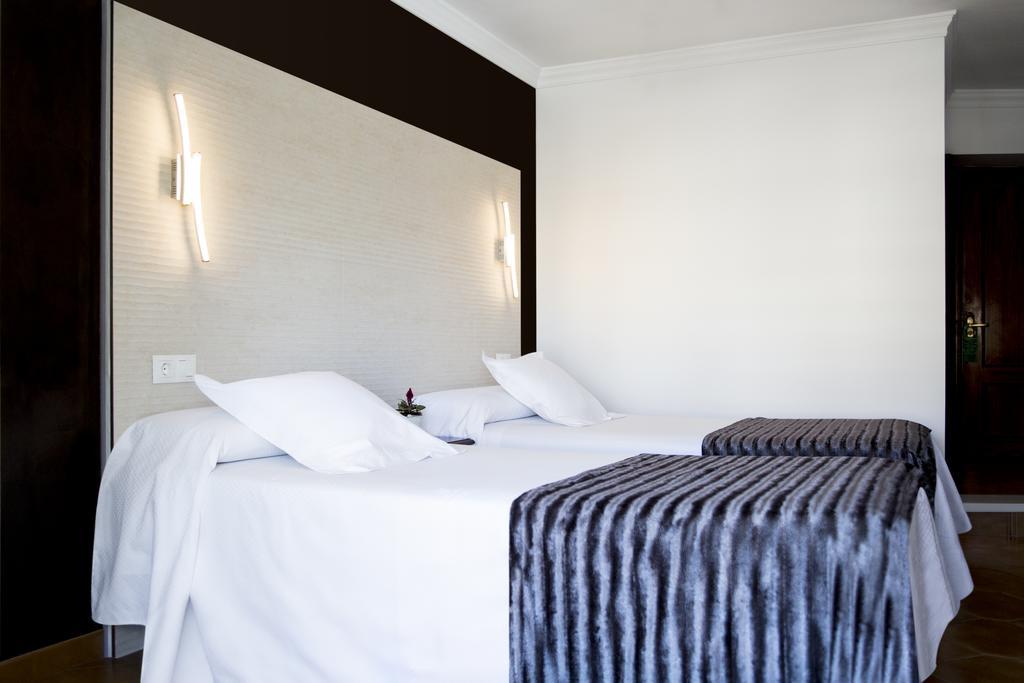 Hostal Alhambra - Adults Only Nerja Kültér fotó