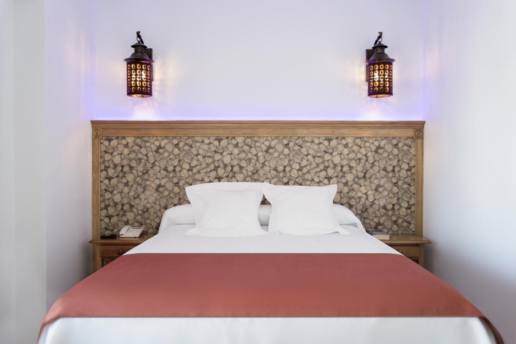 Hostal Alhambra - Adults Only Nerja Kültér fotó