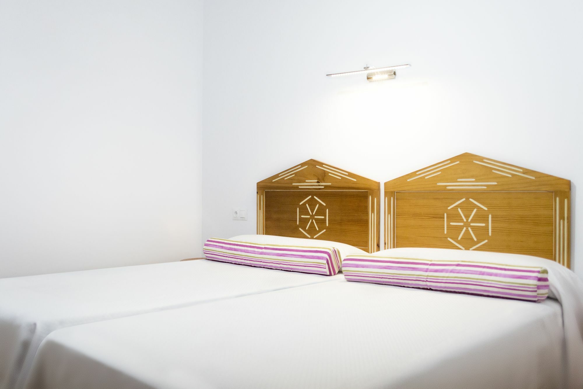 Hostal Alhambra - Adults Only Nerja Kültér fotó