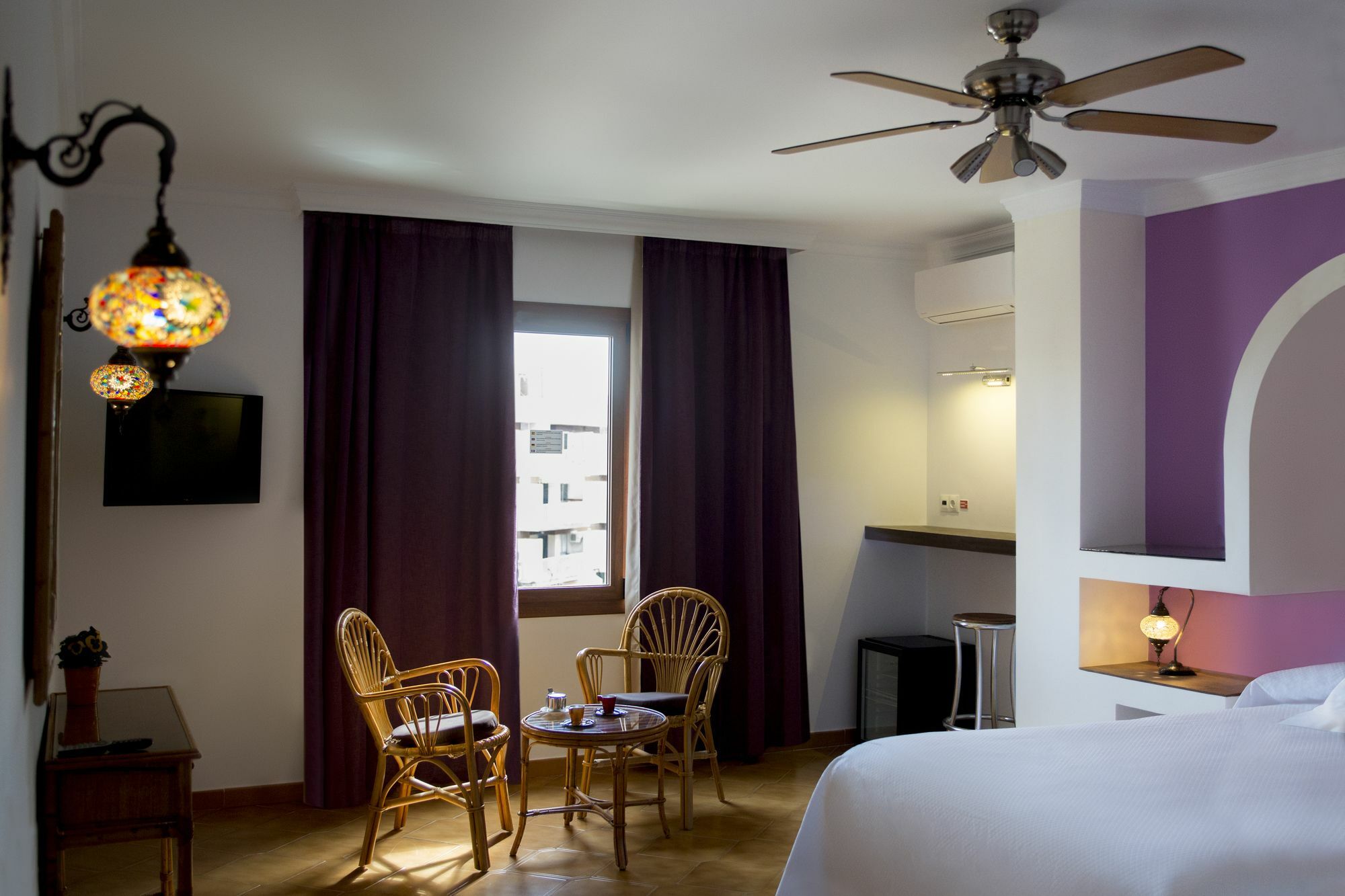 Hostal Alhambra - Adults Only Nerja Kültér fotó