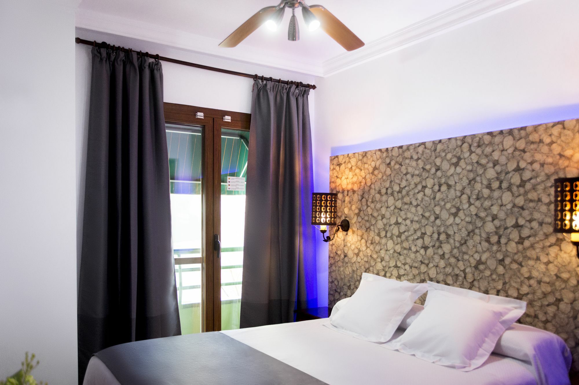 Hostal Alhambra - Adults Only Nerja Kültér fotó