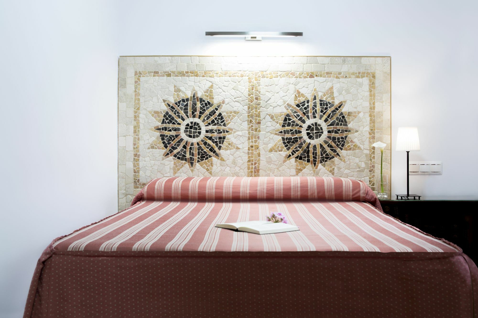 Hostal Alhambra - Adults Only Nerja Kültér fotó